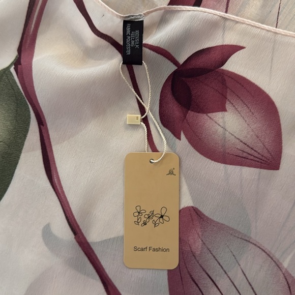 “Silk” scarf - Picture 2 of 2